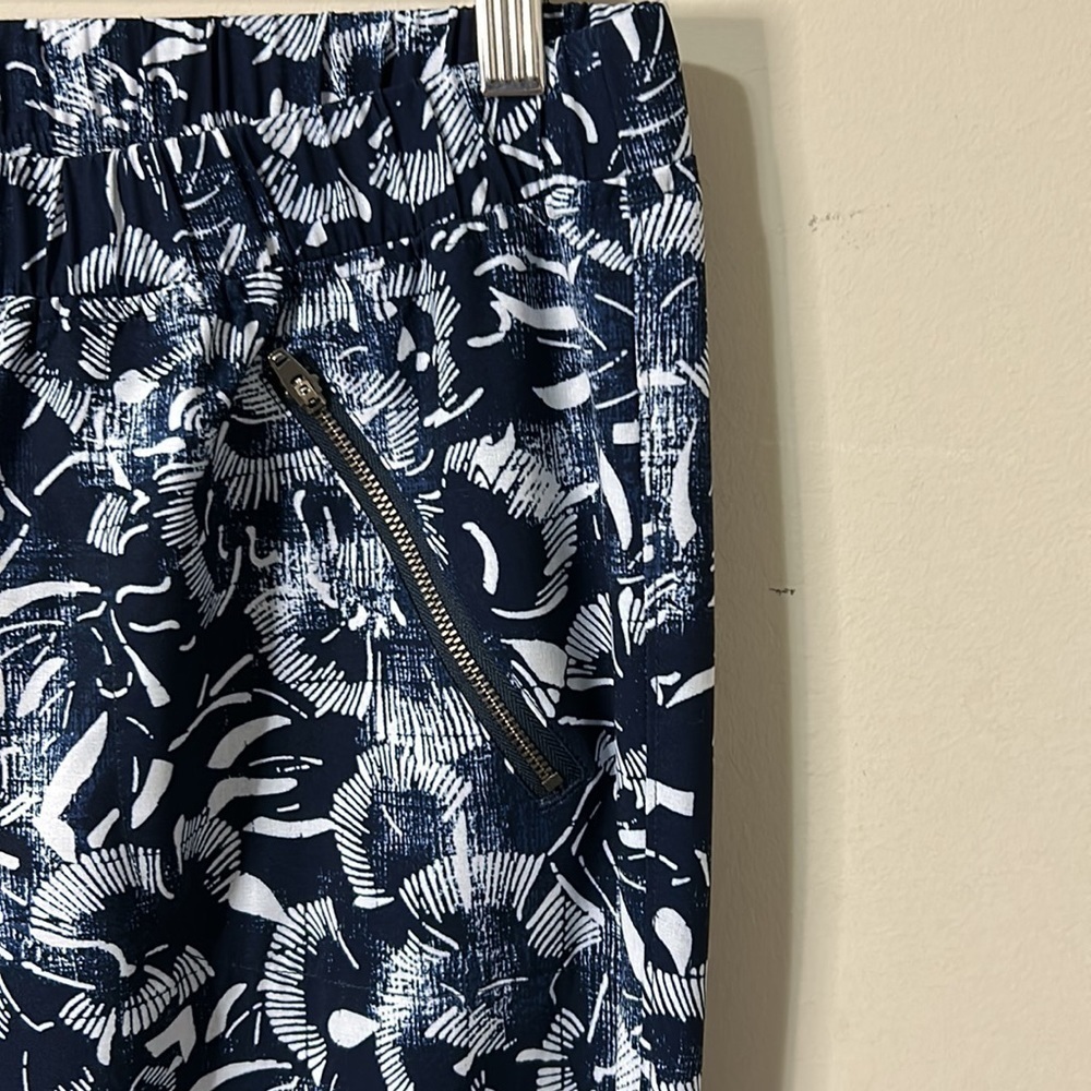 Athleta Ariel Aspire Printed Pant Jogger Blue Floral Lightweight stretch Size 10 - Picture 7 of 16